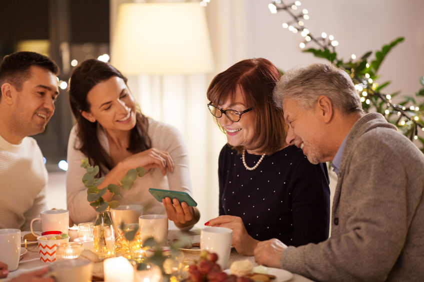Virtual Holidays: How to connect Christmas Day
